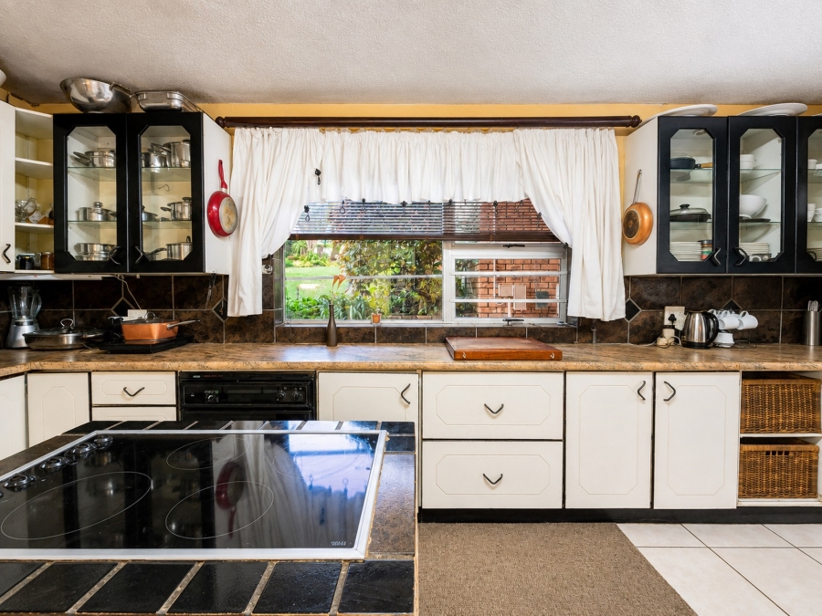 5 Bedroom Property for Sale in Wavecrest Eastern Cape
